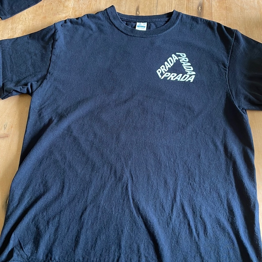 Gilden Prada Novelty Tee LARGE